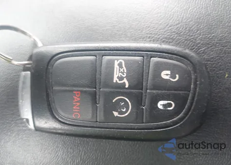 2018 Jeep Cherokee Latitude Plus 4X4 из США, поврежденный, VIN 1C4PJMLB4JD572571